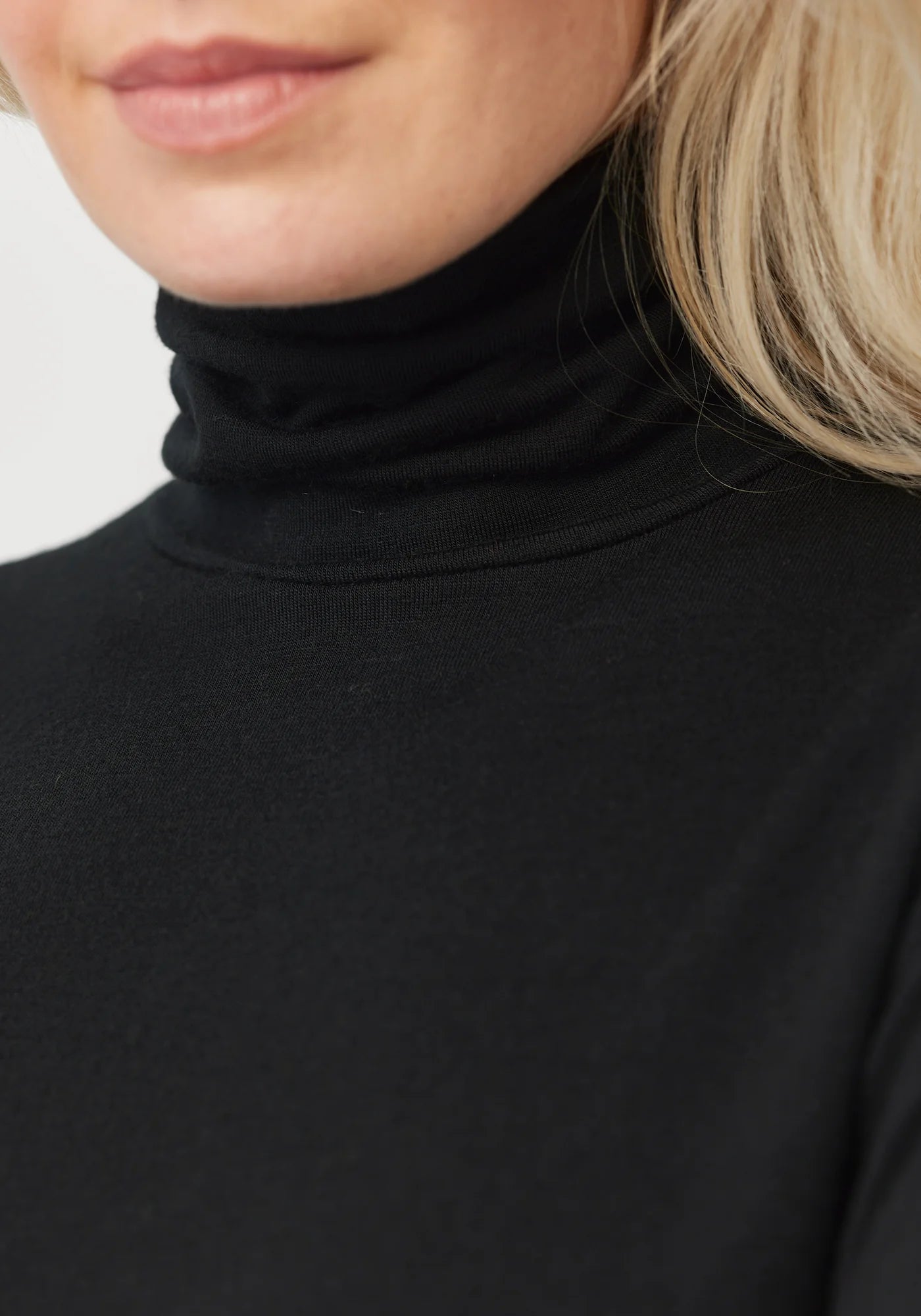 Untouched World Mountainsilk Classic Roll Neck