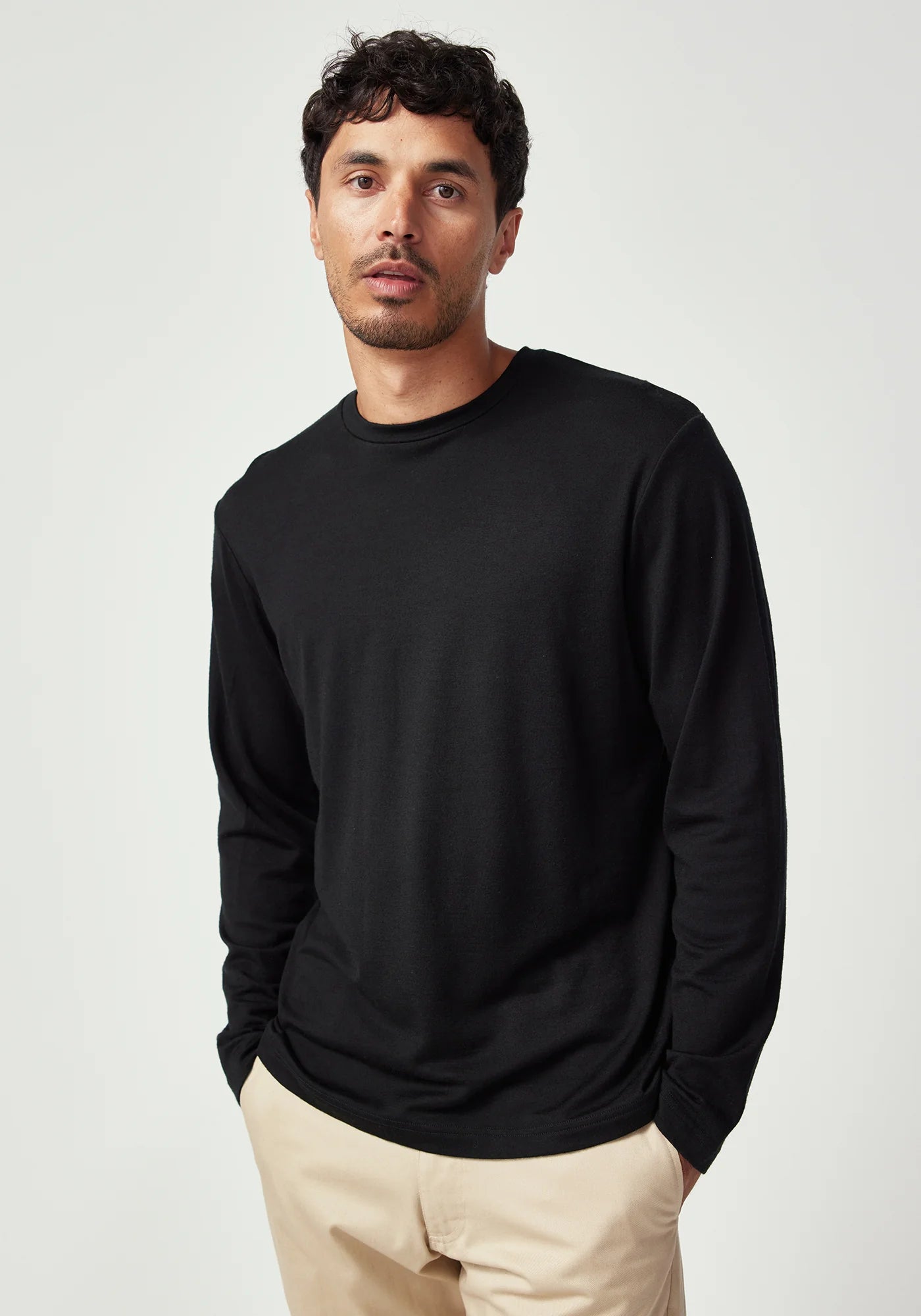 Untouched World Mens Classic Mountainsilk Crew