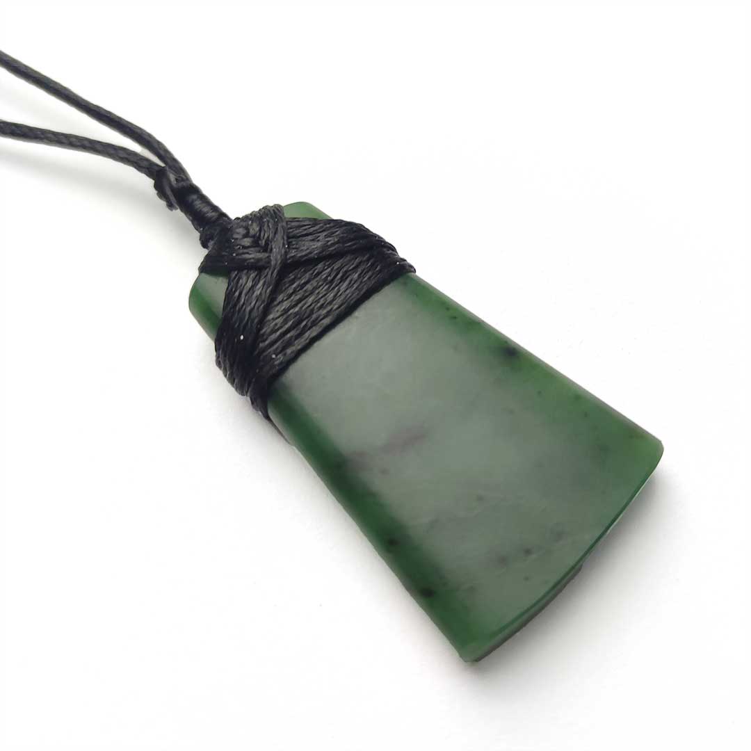 Greenstone Toki Pendant with Lashed Black Cord – Silverfernz